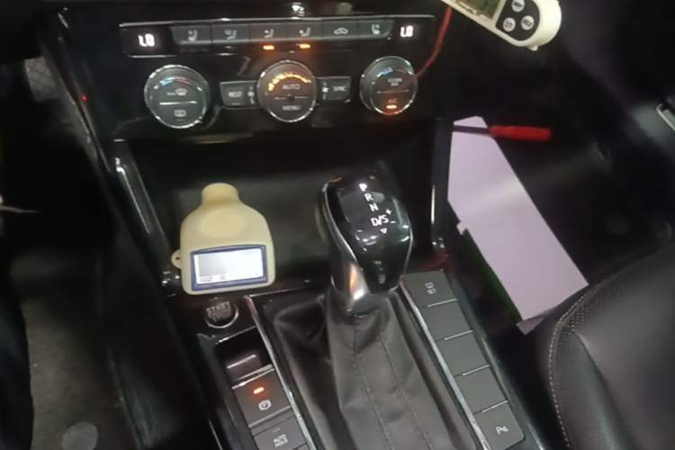 Used Volkswagen Passat 2019 330TSI Luxury Edition China V Standard Gear Lever