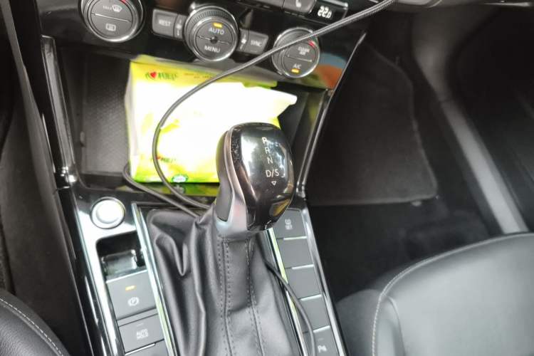 Used Volkswagen Passat 2019 330TSI Elite Edition China V Standard Gear Lever
