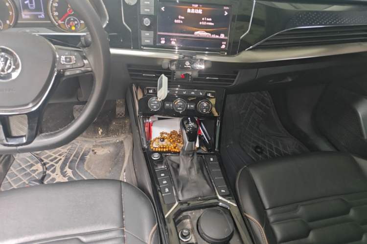 Used Volkswagen Passat 2019 330TSI Elite Edition China VI Gear Lever