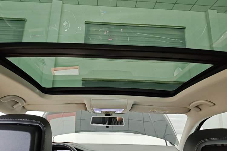 Used Volkswagen Passat 2019 330TSI Luxury Edition China VI Standard Headliner