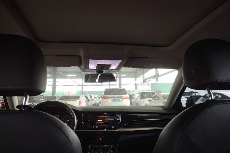 Used Volkswagen Passat 2019 330TSI Elite Edition China VI Headliner