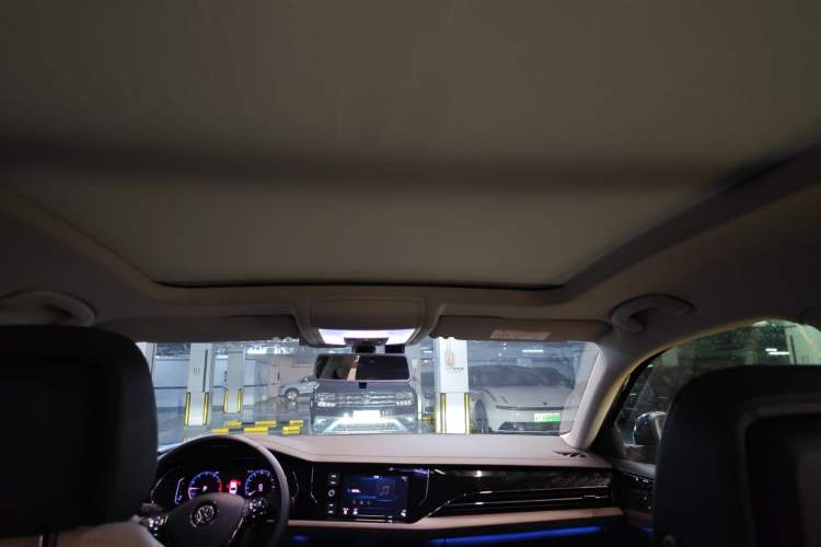 Used Volkswagen Passat 2019 330TSI Luxury Edition China V Standard Headliner