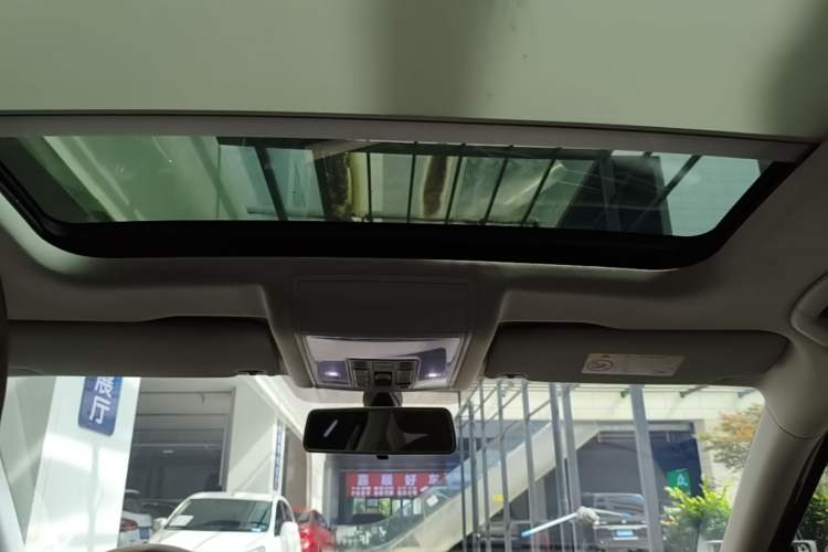 Used Volkswagen Passat 2019 330TSI Luxury Edition China VI Standard Headliner