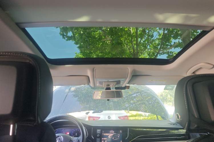 Used Volkswagen Passat 2019 330TSI Luxury Edition China VI Standard Headliner