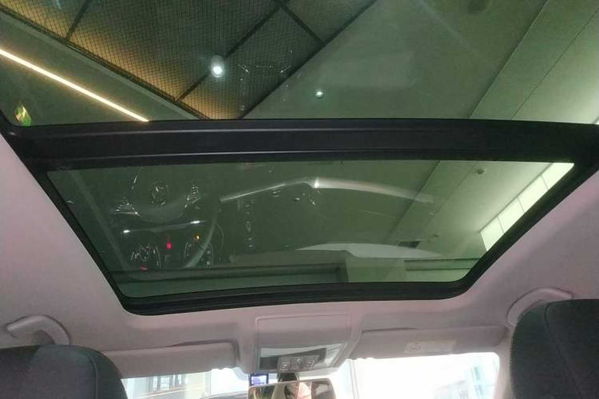Used Volkswagen Passat 2019 330TSI Elite Edition China VI Headliner