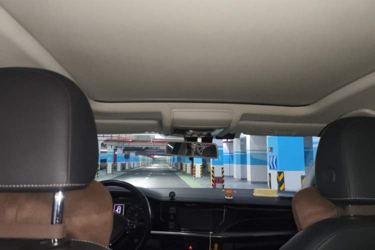 Used Volkswagen Passat 2019 330TSI Elite Edition China VI Headliner