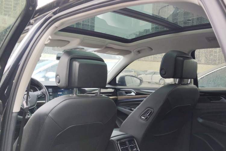 Used Volkswagen Passat 2019 330TSI Luxury Edition China V Standard Headliner
