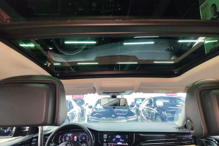 Used Volkswagen Passat 2019 380TSI Luxury Edition China VI Standard Headliner