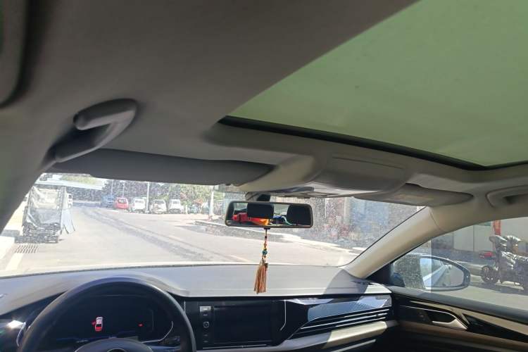 Used Volkswagen Passat 2019 330TSI Luxury Edition China VI Standard Headliner