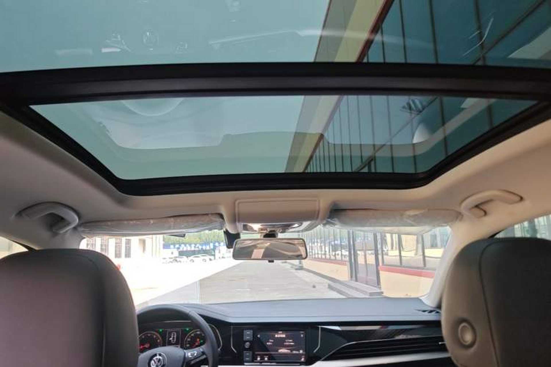 Used Volkswagen Passat 2019 330TSI Elite Edition China VI Headliner