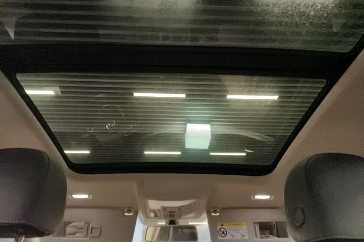 Used Volkswagen Passat 2019 330TSI Elite Edition China VI Headliner