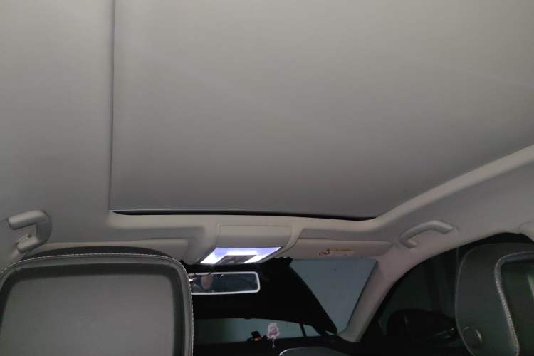 Used Volkswagen Passat 2019 330TSI Luxury Edition China VI Standard Headliner