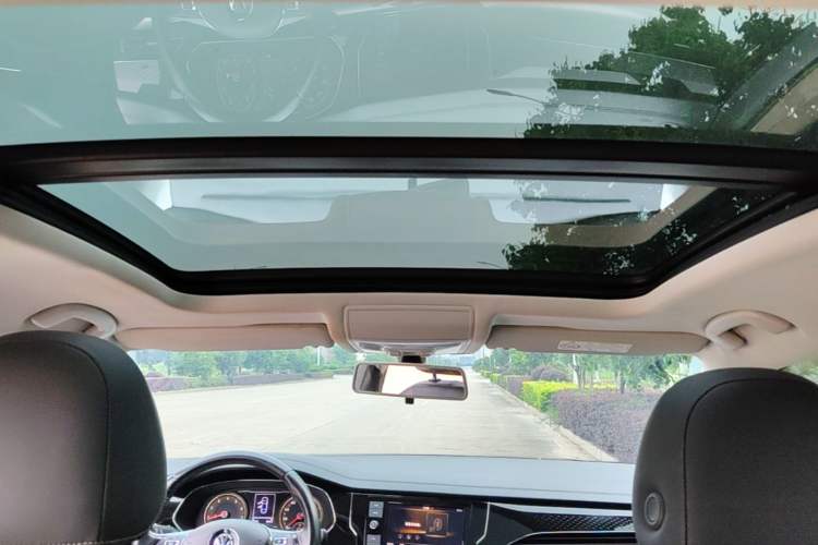 Used Volkswagen Passat 2019 330TSI Elite Edition China VI Headliner