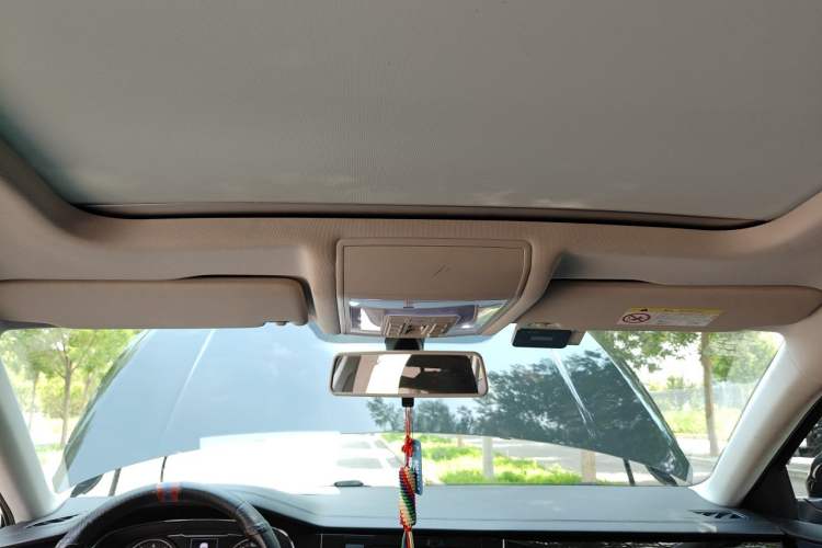 Used Volkswagen Passat 2019 330TSI Elite Edition China VI Headliner