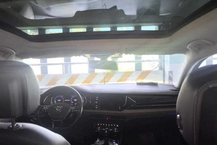 Used Volkswagen Passat 2019 330TSI Luxury Edition China VI Standard Headliner