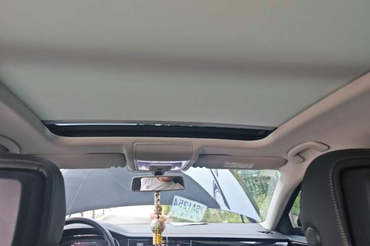 Used Volkswagen Passat 2019 330TSI Luxury Edition China V Standard Headliner