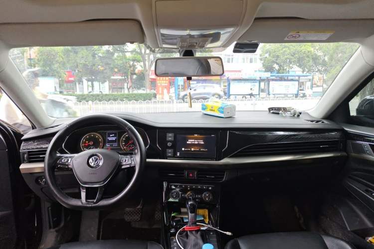Used Volkswagen Passat 2019 330TSI Elite Edition China VI Headliner