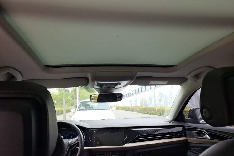 Used Volkswagen Passat 2019 380TSI Prestige Edition China VI Standard Headliner