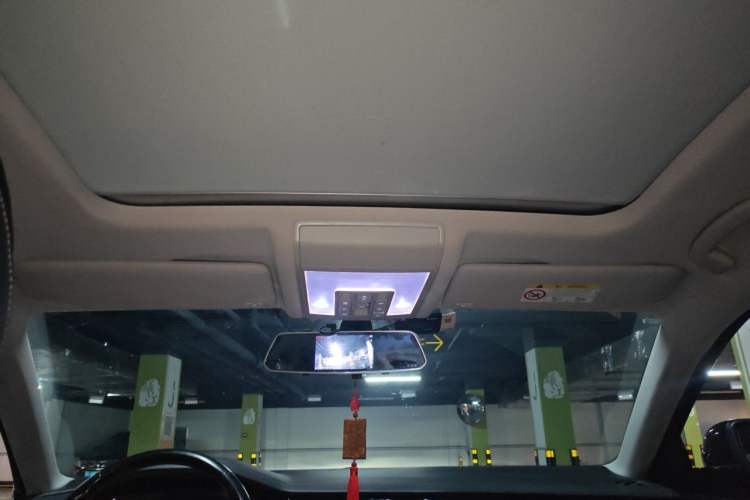 Used Volkswagen Passat 2019 330TSI Elite Edition China VI Headliner