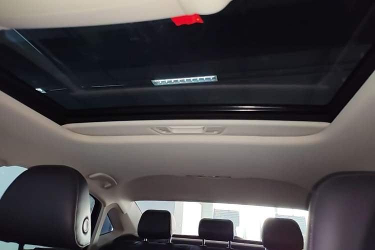 Used Volkswagen Passat 2019 280TSI Elite Edition China VI Standard Headliner