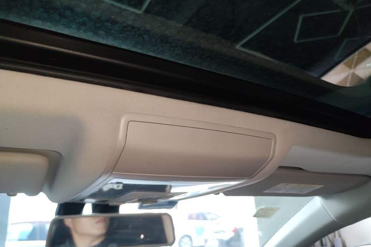 Used Volkswagen Passat 2019 330TSI Elite Edition China VI Headliner