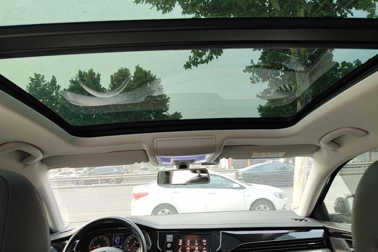 Used Volkswagen Passat 2019 330TSI Elite Edition China VI Headliner