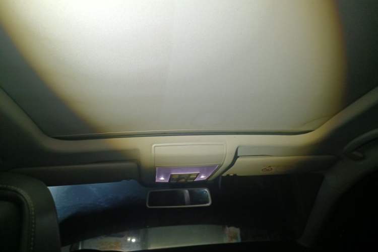 Used Volkswagen Passat 2019 330TSI Luxury Edition China VI Standard Headliner