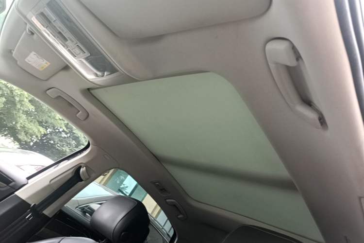 Used Volkswagen Passat 2019 330TSI Luxury Edition China VI Standard Headliner
