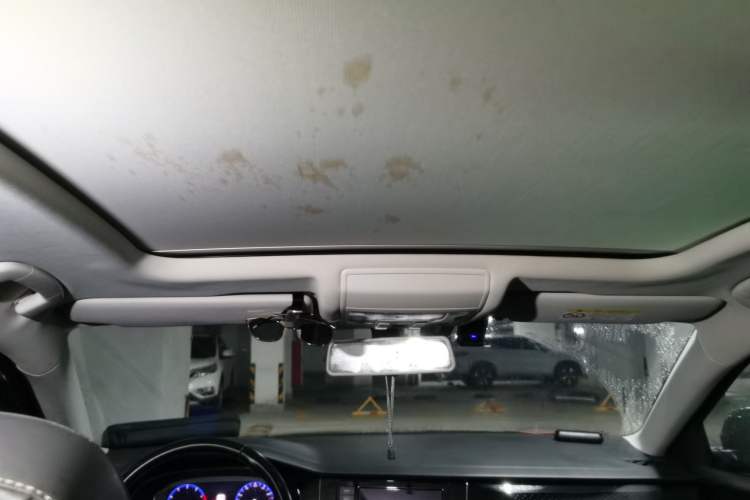 Used Volkswagen Passat 2019 330TSI Luxury Edition China VI Standard Headliner