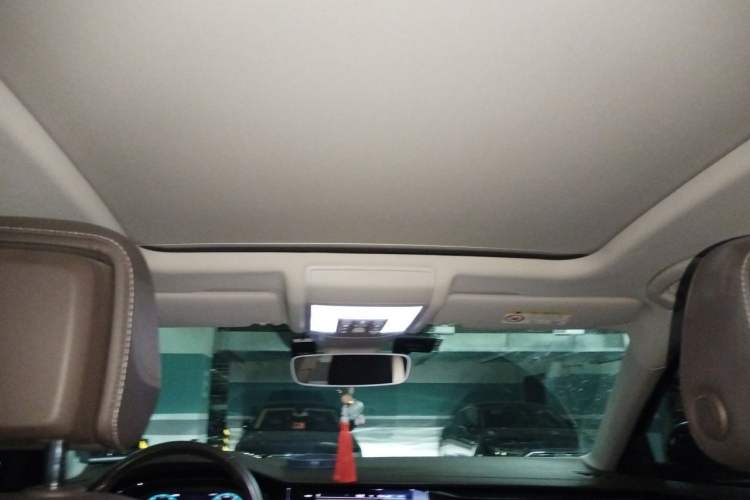 Used Volkswagen Passat 2019 330TSI Prestige Edition China VI Standard Headliner
