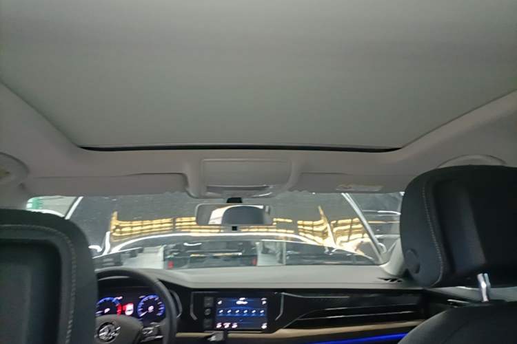 Used Volkswagen Passat 2019 330TSI Luxury Edition China VI Standard Headliner