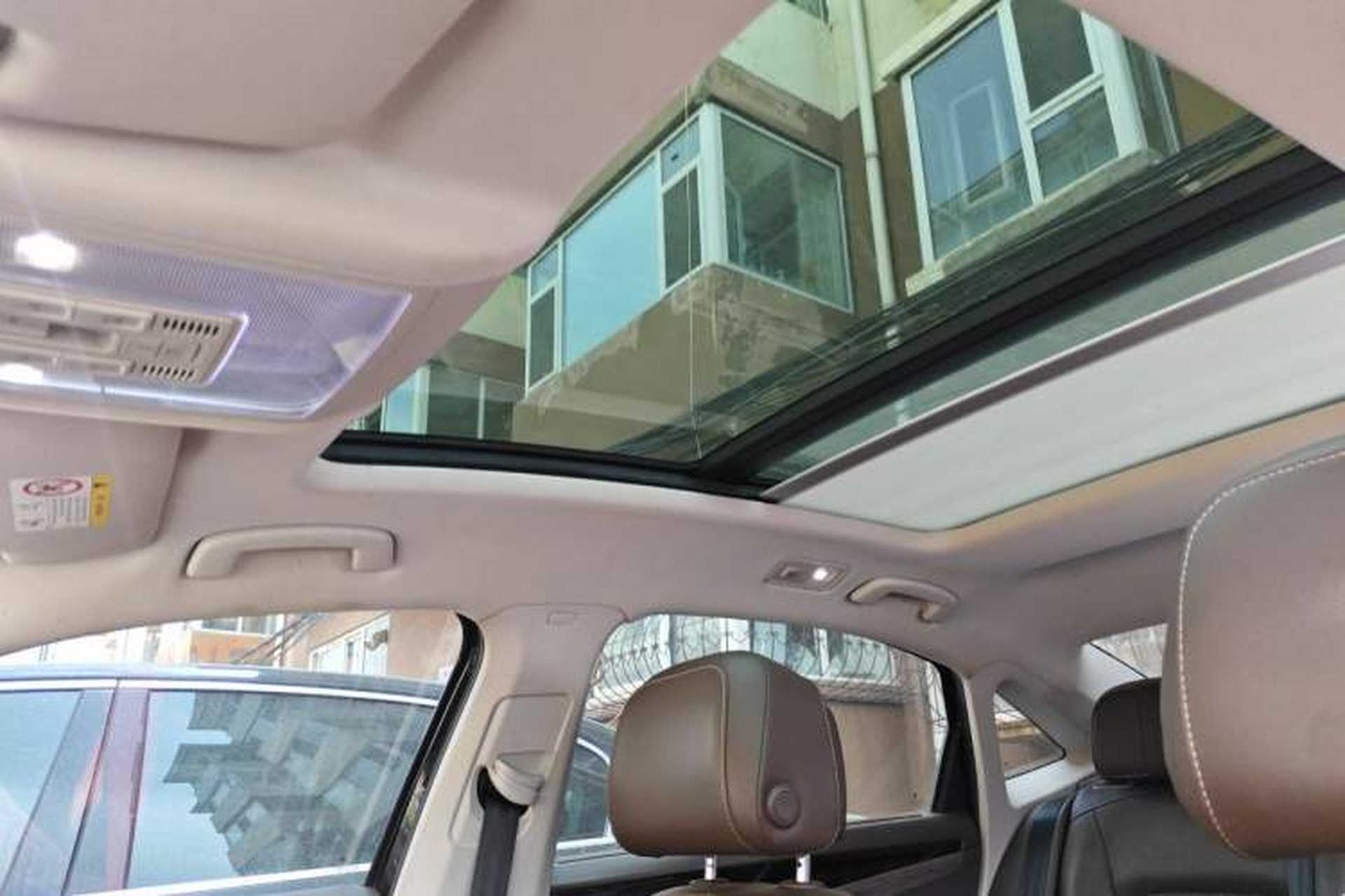 Used Volkswagen Passat 2019 330TSI Luxury Edition China VI Standard Headliner