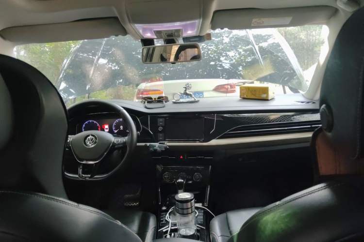 Used Volkswagen Passat 2019 330TSI Luxury Edition China VI Standard Headliner