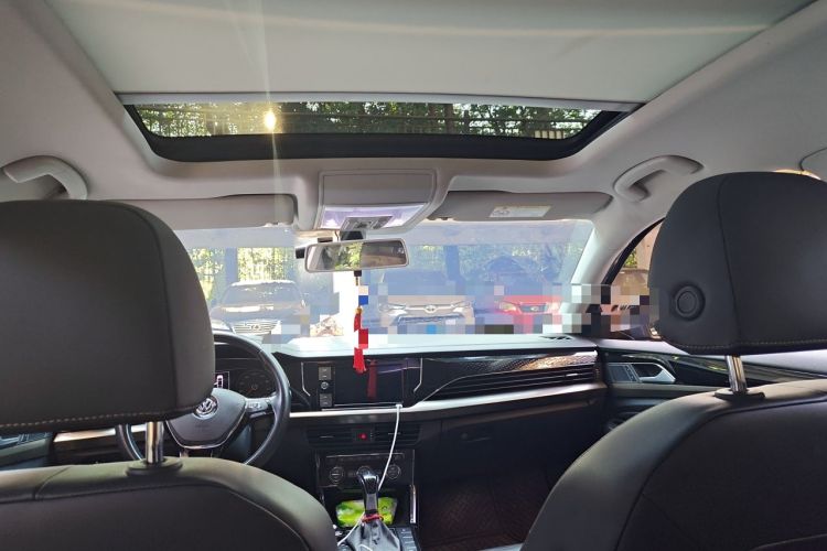 Used Volkswagen Passat 2019 330TSI Elite Edition China VI Headliner