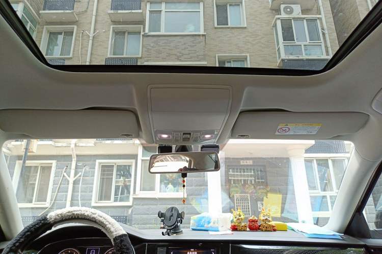 Used Volkswagen Passat 2019 280TSI Elite Edition China VI Standard Headliner