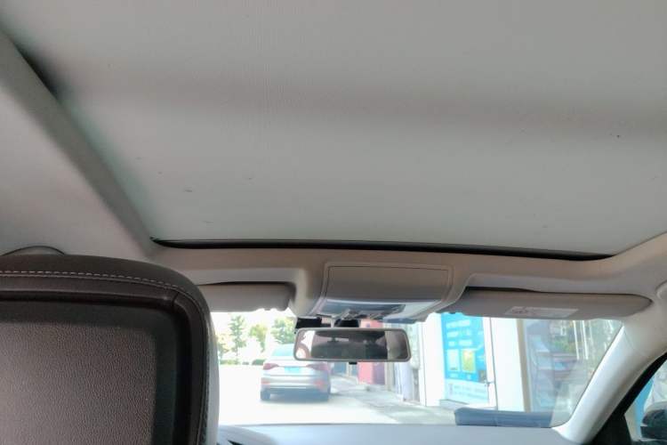 Used Volkswagen Passat 2019 330TSI Luxury Edition China VI Standard Headliner