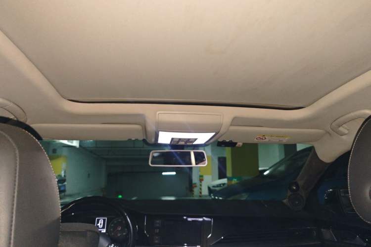 Used Volkswagen Passat 2019 330TSI Elite Edition China VI Headliner