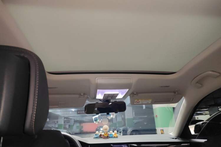Used Volkswagen Passat 2019 330TSI Luxury Edition China VI Standard Headliner