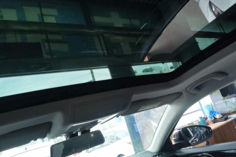 Used Volkswagen Passat 2019 330TSI Elite Edition China VI Headliner