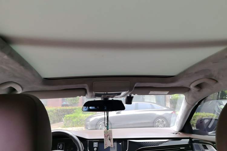 Used Volkswagen Passat 2019 330TSI Elite Edition China VI Headliner