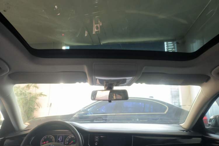 Used Volkswagen Passat 2019 330TSI Elite Edition China VI Headliner