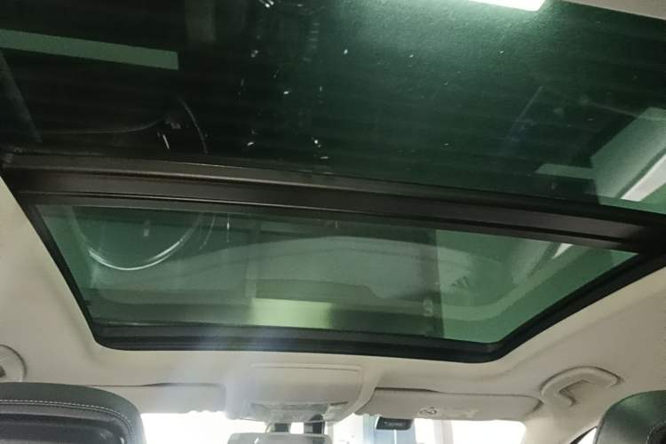 Used Volkswagen Passat 2019 330TSI Luxury Edition China VI Standard Headliner