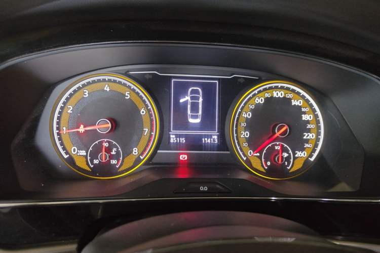 Used Volkswagen Passat 2019 330TSI Elite Edition China VI Instrument Cluster