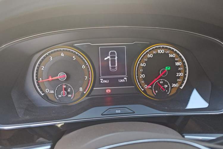 Used Volkswagen Passat 2019 330TSI Elite Edition China VI Instrument Cluster