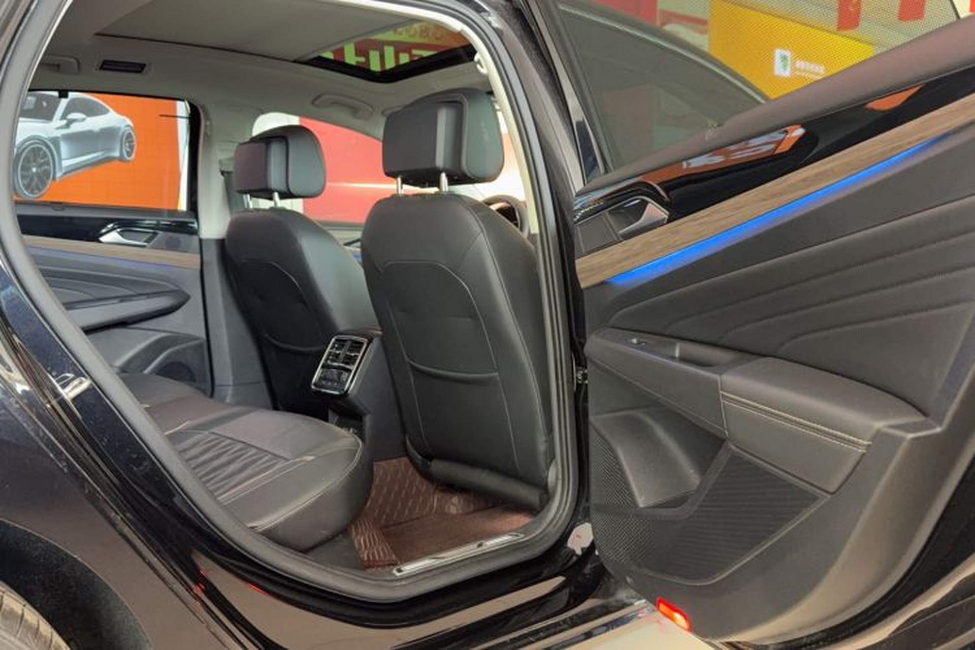 Used Volkswagen Passat 2019 330TSI Luxury Edition China VI Standard Interior 1