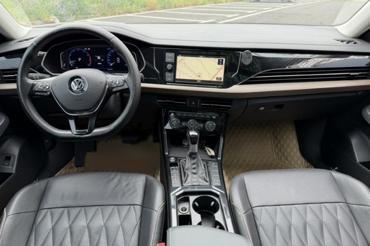 Used Volkswagen Passat 2019 380TSI Luxury Edition China VI Standard Interior 1