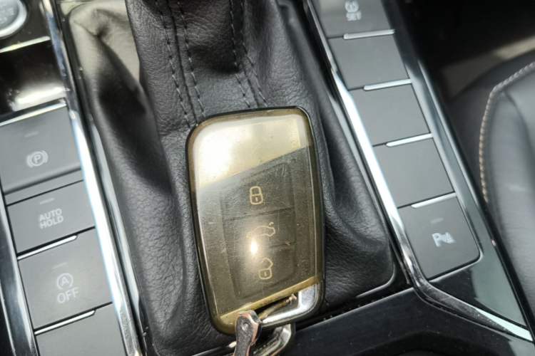 Used Volkswagen Passat 2019 330TSI Elite Edition China VI Interior 1