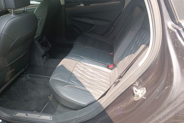 Used Volkswagen Passat 2019 380TSI Prestige Edition China VI Standard Interior 1