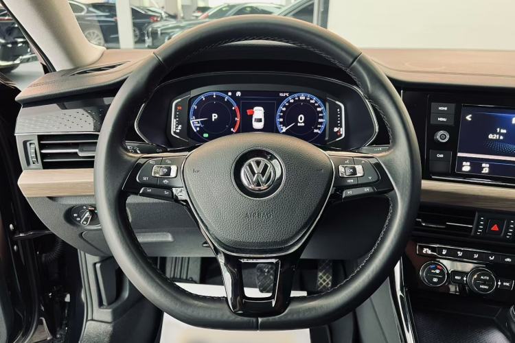 Used Volkswagen Passat 2019 380TSI Luxury Edition China VI Standard Interior 1