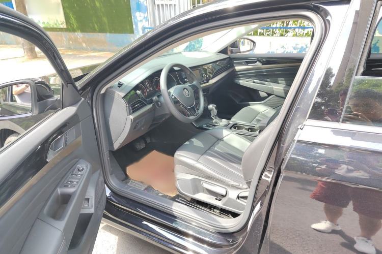 Used Volkswagen Passat 2019 280TSI Business Edition China VI Interior 1